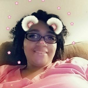 Meet your Posher, Latoya